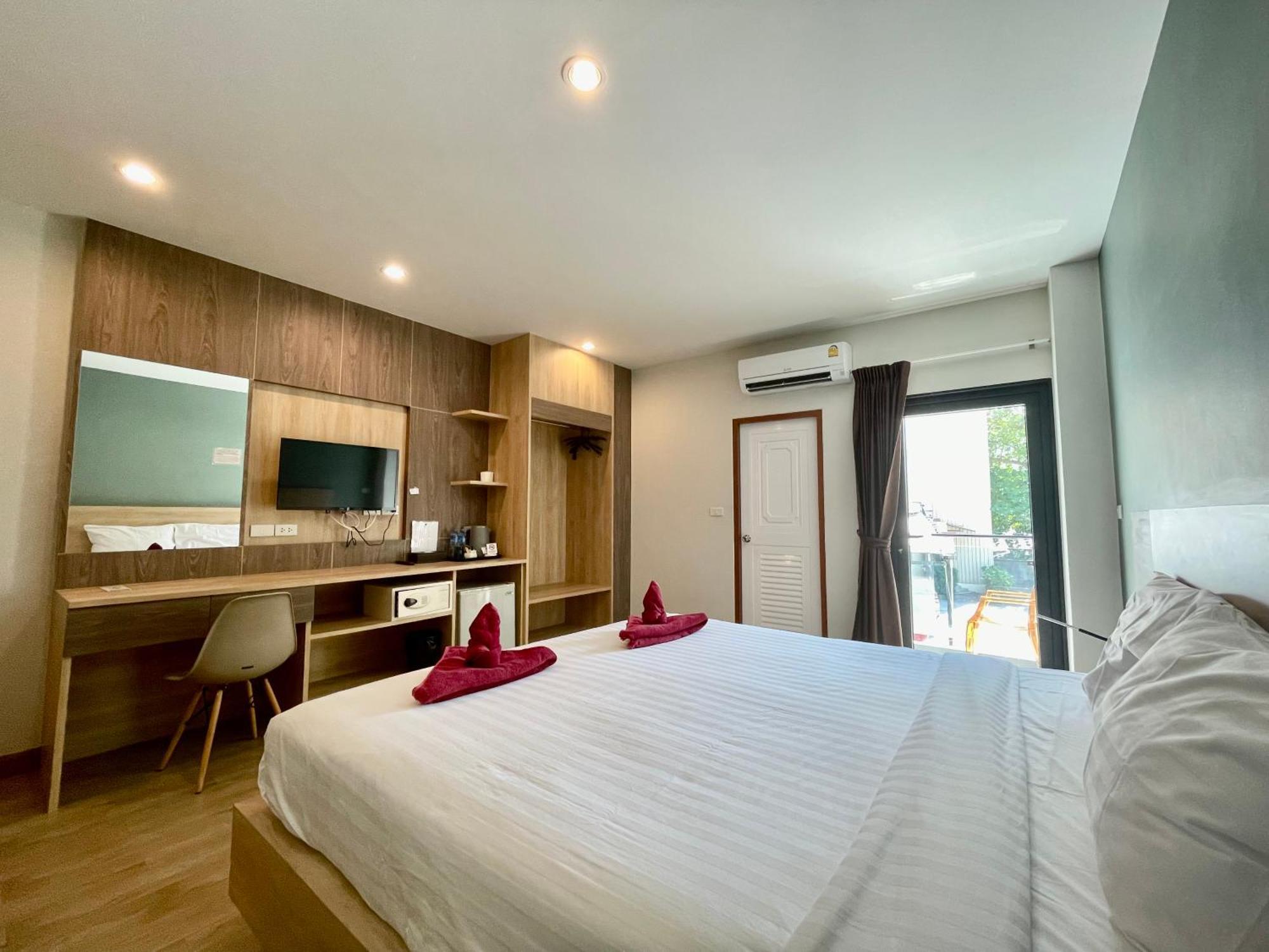 Room Actually Karon Exterior photo